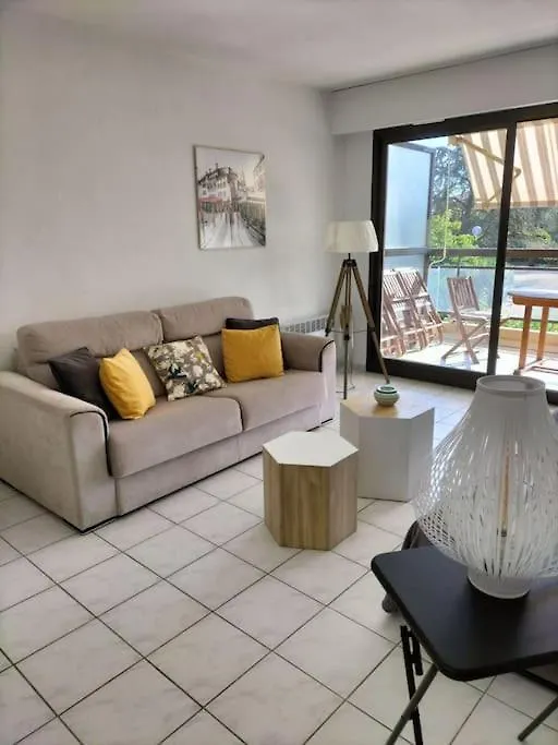 Joli Appartement Avec Piscine Antibes