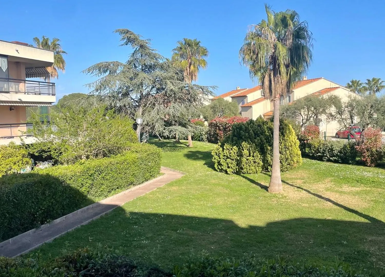 Joli Appartement Avec Piscine Antibes France